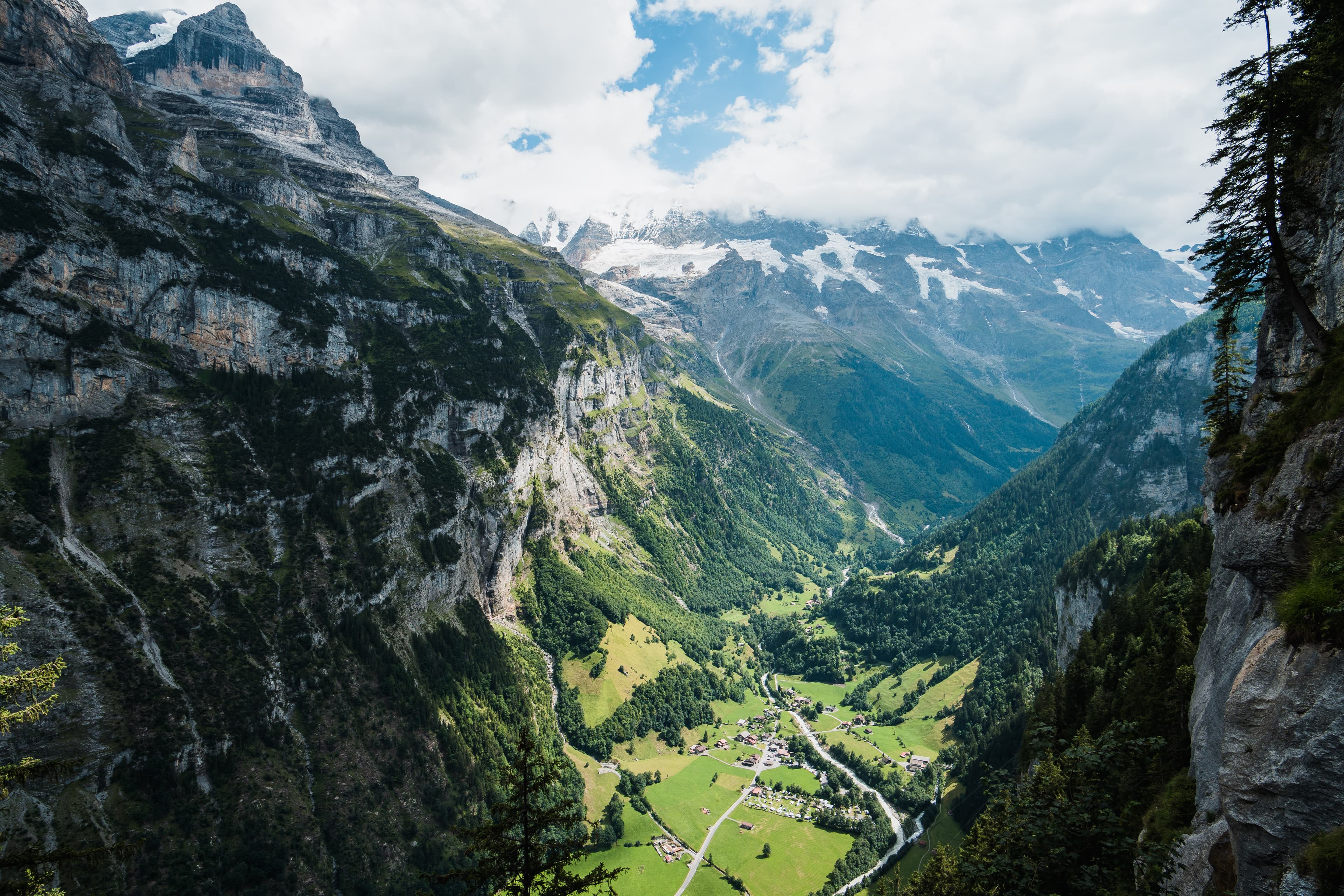 Spectacular panoramic view of the Lauterbrunnen valley and alpine cliffs from Mürren